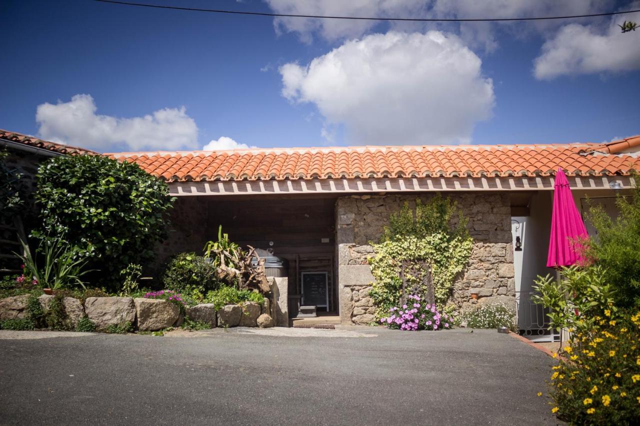 Domaine Des Fees Apartamento La Gaubretiere Exterior foto